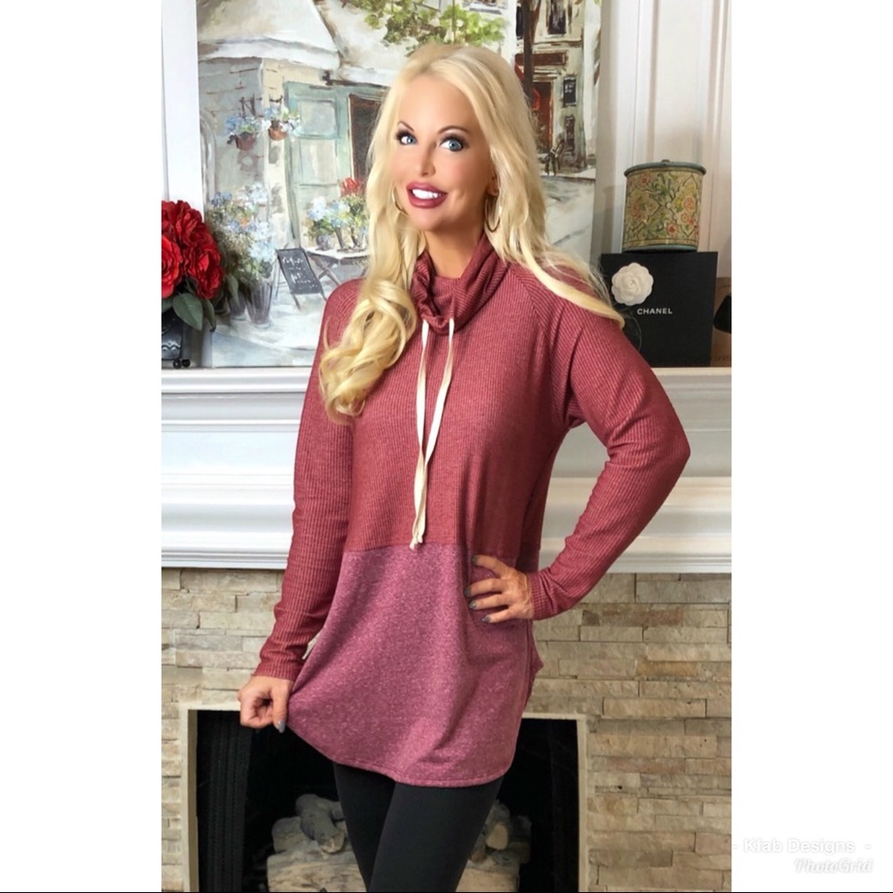 🥰LAST 1! Brick Two Tone Cowl Neck Oversized Tunic - Picture 4 of 6